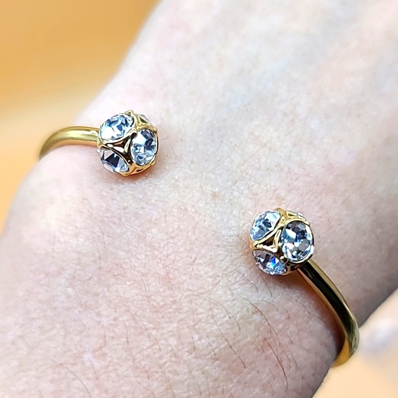 Kate Spade Bestseller "LADY MARMALADE" Gold Hinged Bangle w Swarovski End Caps! - Picture 2 of 10